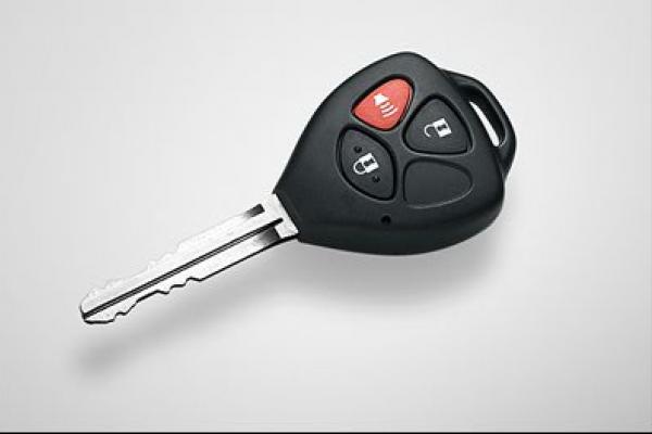 ร้านทํา กุญแจ รีโมทรถยนต์ (เหน่ง โมเดิร์นคีย์) ทำแบบไม่มีรอยขีดข่วน รับประกันผลงานได้